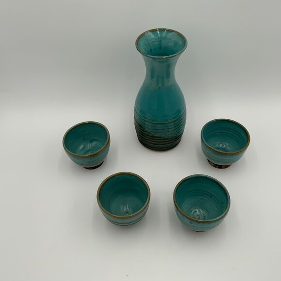 Studio Pottery Signed Hallman Sake Bottle and 4 Cups Hallman Woods Potter - Picture 5 of 9